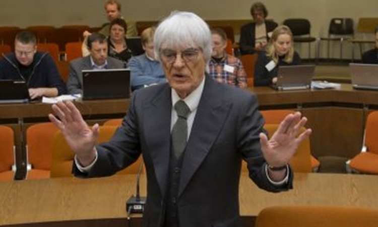 Berni Eklston povratio kontrolu nad Formulom jedan
