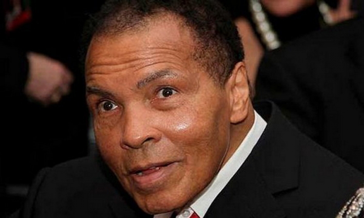 Mohamed Ali se oporavlja od upale pluća