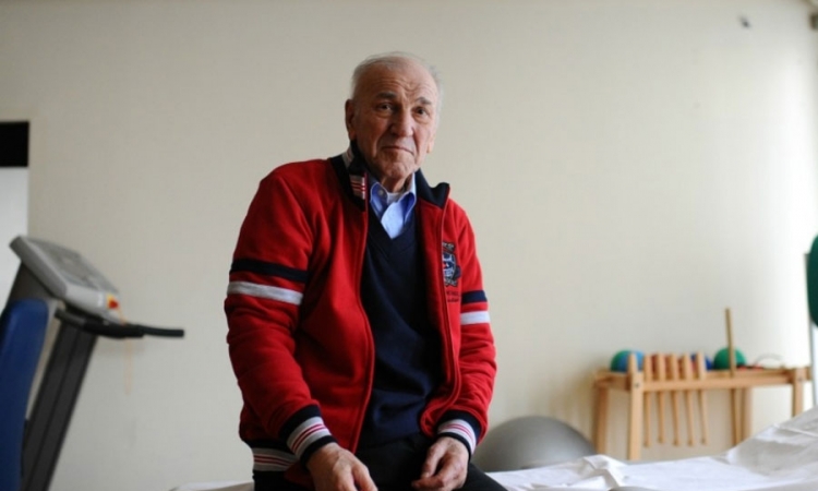 Bata Živojinović: Samo da zagrlim sina, stalno ga sanjam