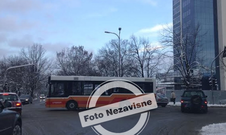 Autobus se pokvario na raskrsnici