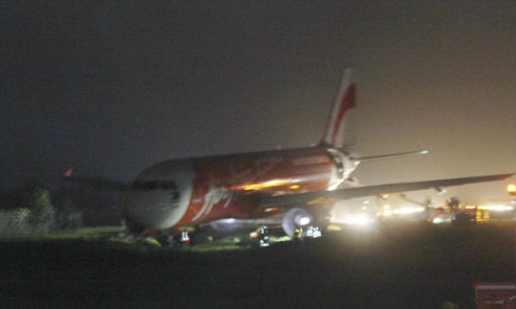Avion Er Azije sletio sa piste na Filipinima