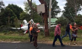 Srušio se avion, putnici se spasili padobranima
