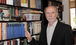 Gojko Đogo: U svakoj porodici poneko piše pesme