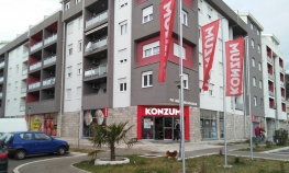 Tri provalnika odnijela prazne kase iz "Konzuma"