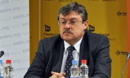 Sahranjen Predrag Simić