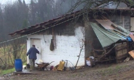 Sedmočlana porodica živi u trošnoj kući
