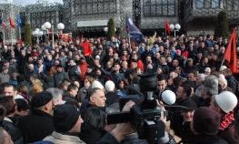 U Prištini povrijeđeno 19 policajaca i dva civila