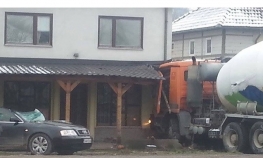U stravičnoj nesreći u Brezi poginula jedna osoba
