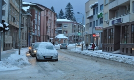 Snijeg usporio saobraćaj