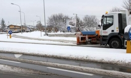 Snijeg zatrpao puteve, vozači pozvani na oprez