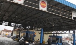 Spriječen pokušaj da se ilegalno unesu parfemi u Srbiju