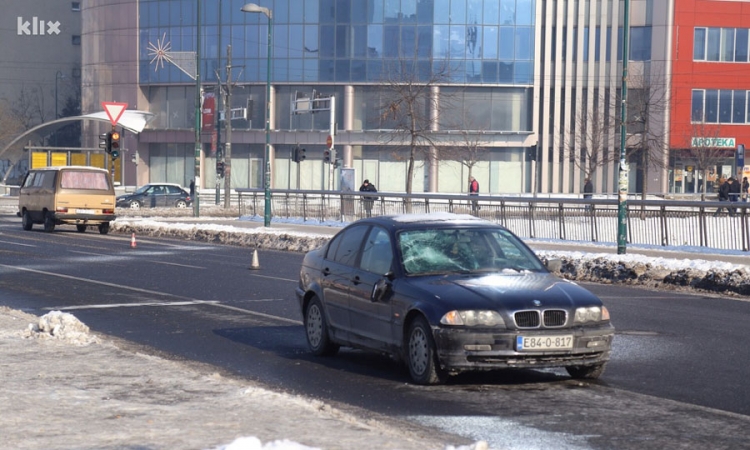Žena povrijeđena na mostu u Sarajevu