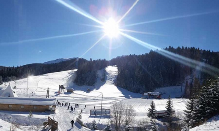 Podlegao povredama zadobijenim na skijanju