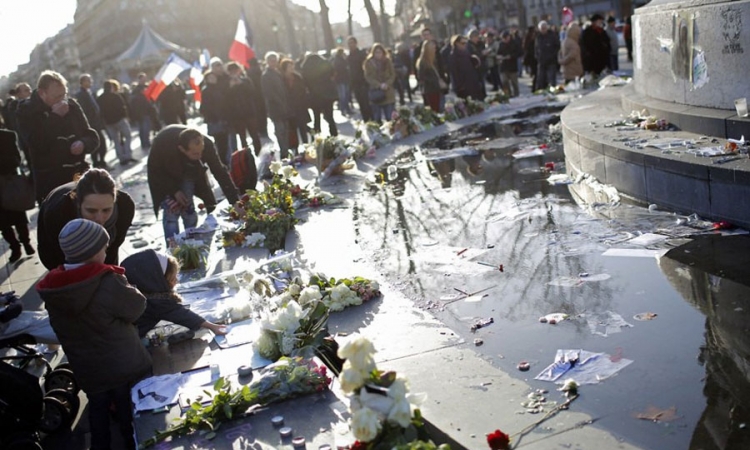 Marš solidarnosti na ulicama Pariza