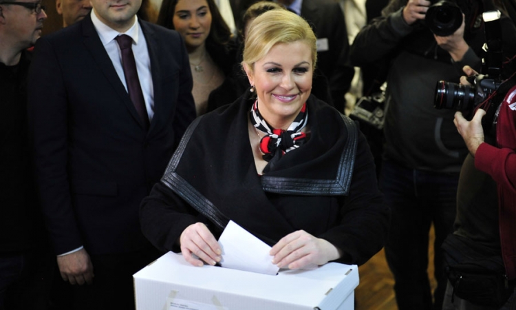 Grabar-Kitarović: Šešelju je mjesto u Hagu