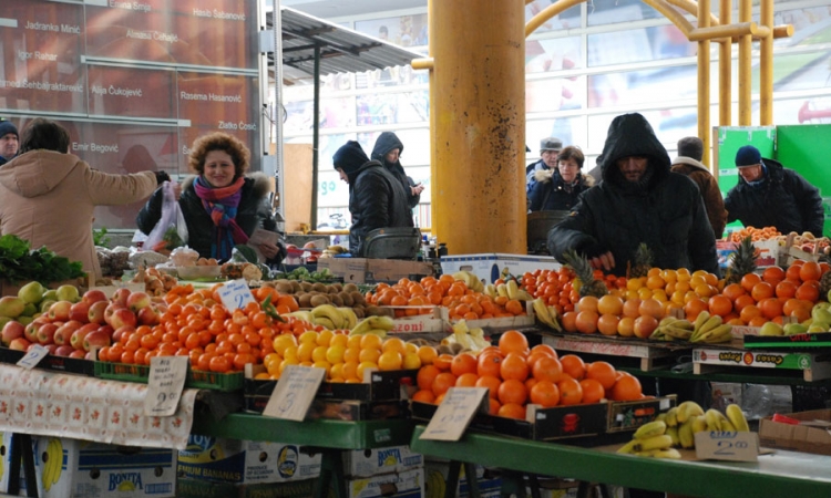 Promrzli trgovci, uvozno voće i vunene čarape