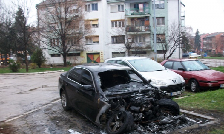 Za četiri dana zapaljena tri auta