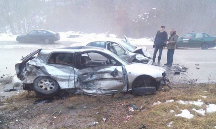 Poginula dvojica mladića, jedan teško povrijeđen