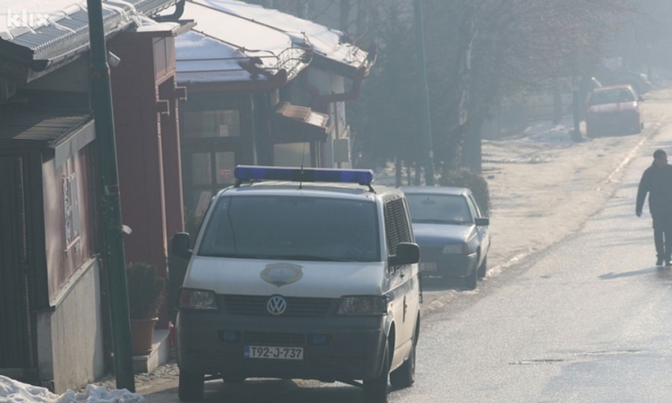 Policija u potrazi za naoružanim muškarcem na Koševu