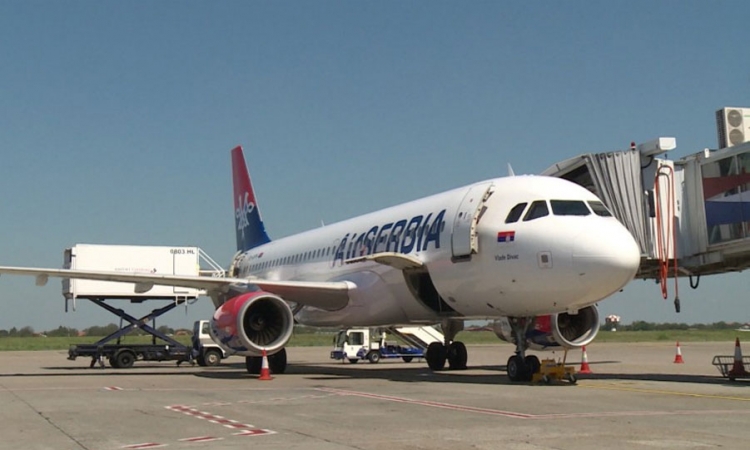 Avion Er Srbije prinudno sletio zbog tehničkog kvara