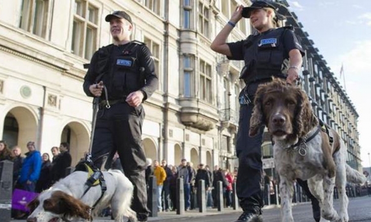 Policija istražuje sumnjivi paket u centru Londona