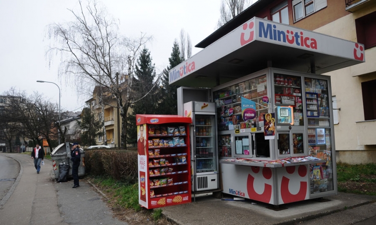 Golim rukama otjerala naoružanog pljačkaša