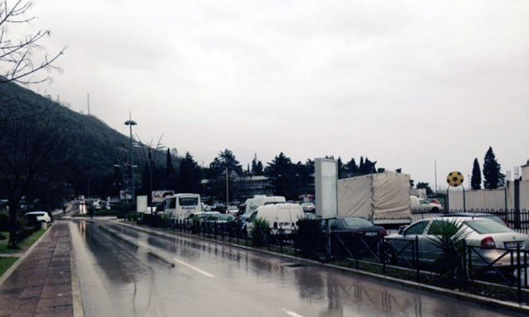 Uspostavljen saobraćaj jednom trakom