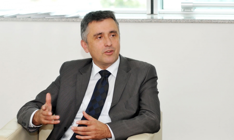 Novca sve manje, a korisnika sve više