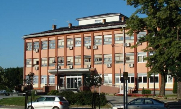 Odzvonilo doškolovavanju službenika