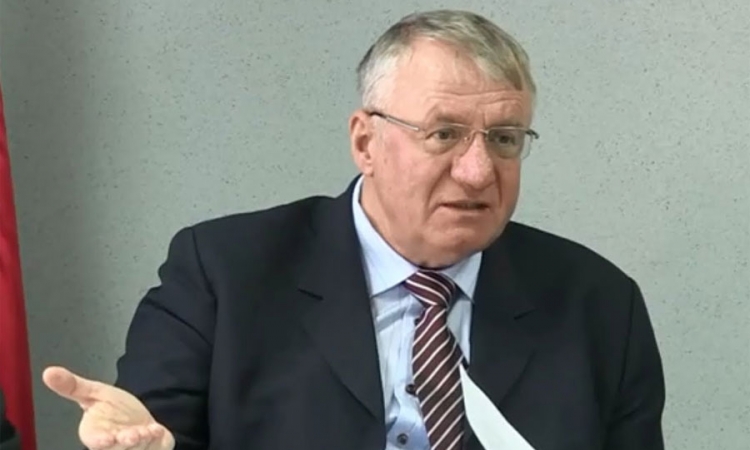 Šešelj: U Hag samo ako me odnesu na aerodrom