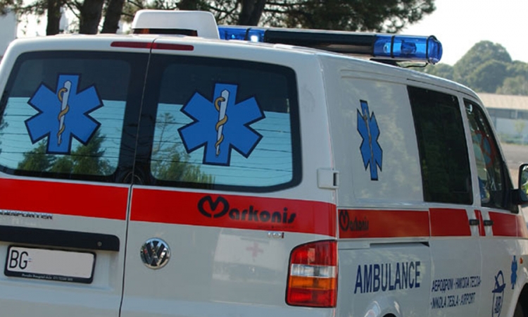 U sudaru automobila i voza povrijeđeno pet osoba