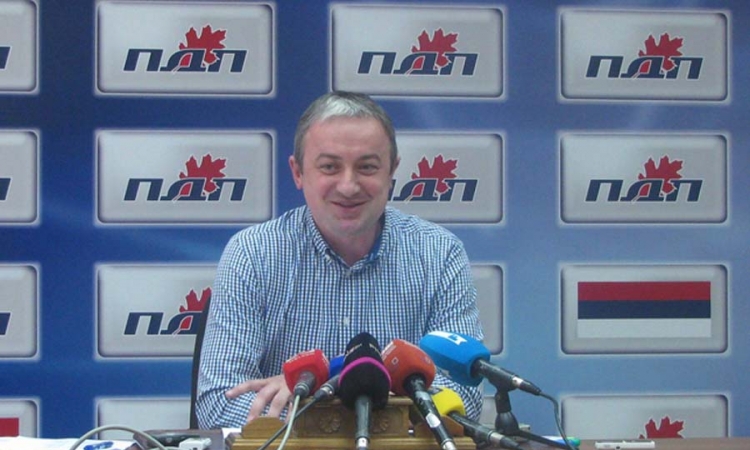 Borenović: Vučanović i RIK odugovlačili sa plaćanjem poštarine za birački materijal