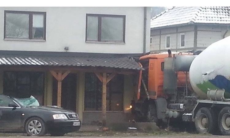 U stravičnoj nesreći u Brezi poginula jedna osoba