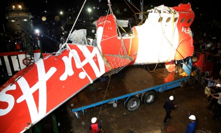 Kopilot upravljao avionom u trenutku pada