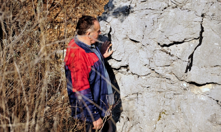 Iz kamena potekao bitumen