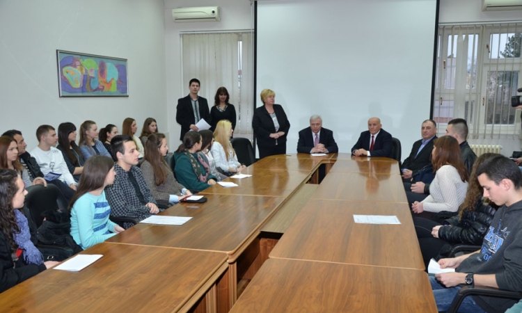 Potpisani ugovori sa 118 novih stipendista