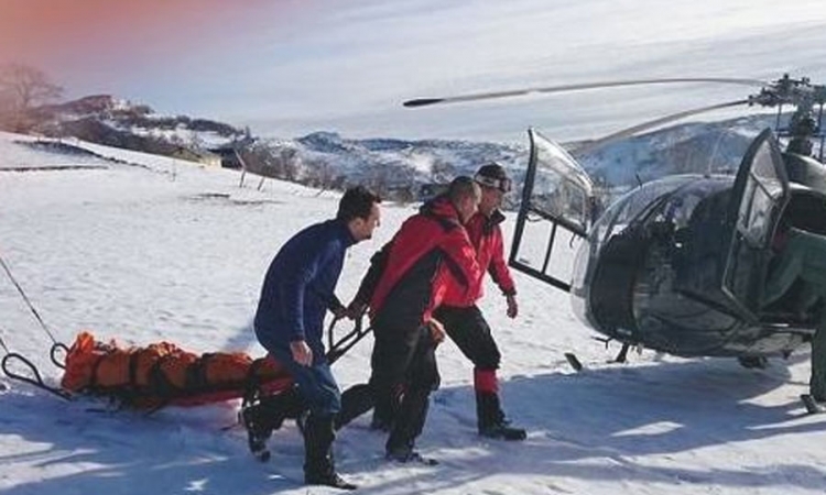 Starica evakuisana iz sela Čuhovići i smještena u bolnicu u Konjicu