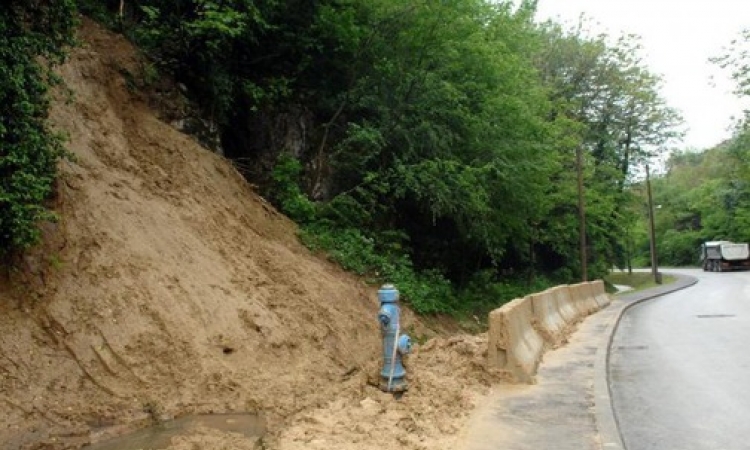 Otežan saobraćaj na putu Karanovac - Kneževo/Skender Vakuf - Ugar