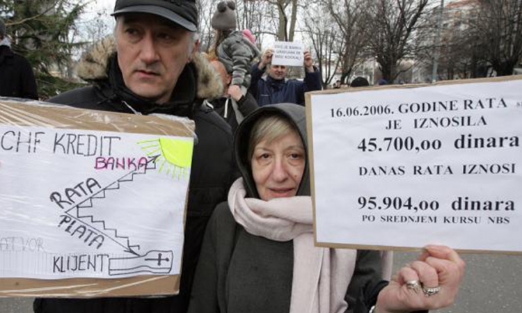 Protest građana ispred NBS zbog kredita u švajcarcima
