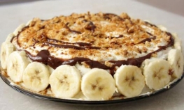 Brza torta sa bananama, jabukama i keksom