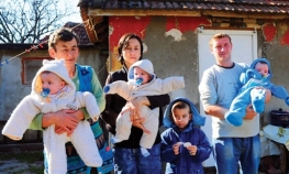 Nemaju para da nahrane sedmomjesečne trojke