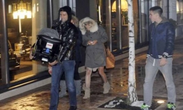 Novak i Jelena sa sinom Stefanom na večeri u Beogradu