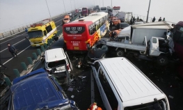 U lančanom sudaru 100 automobila poginulo najmanje dvoje ljudi