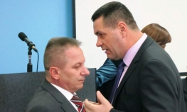 Premijer "secira" odluku o povećanju naknada