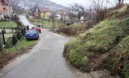 Odron na ulici od prošlog maja