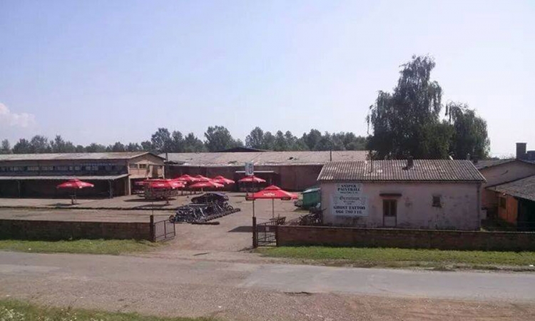 U pretresu pronašli oružje i marihuanu
