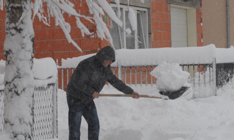 Nevrijeme u Hrvatskoj, snijeg širom regiona