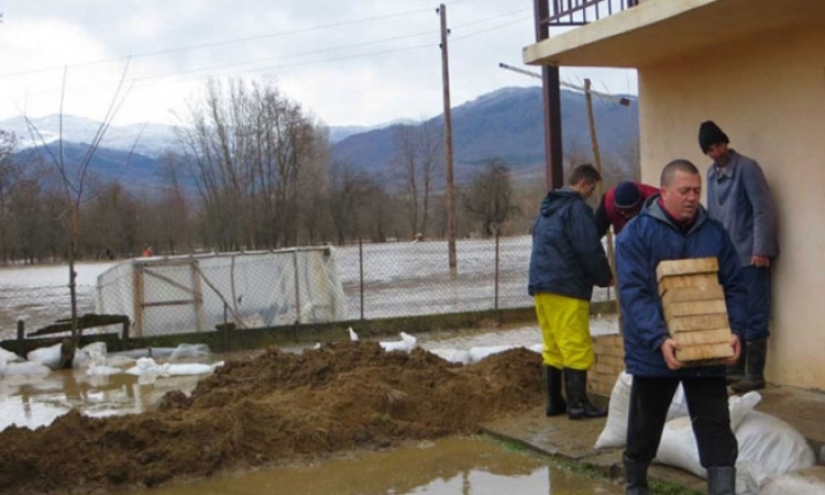 Poplave i klizišta ugrožavaju jug Srbije