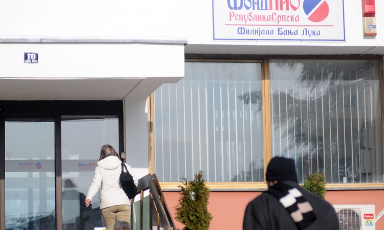 U RS kupili dva vozila, u FBiH "jeftini" materijal