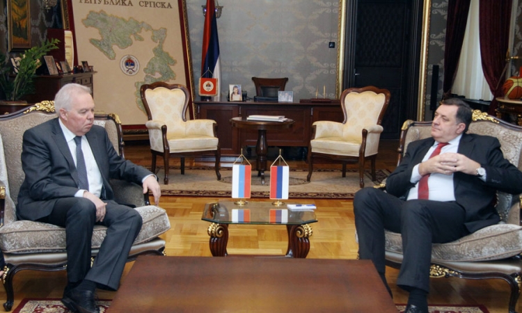 Srpska institucionalno stabilna